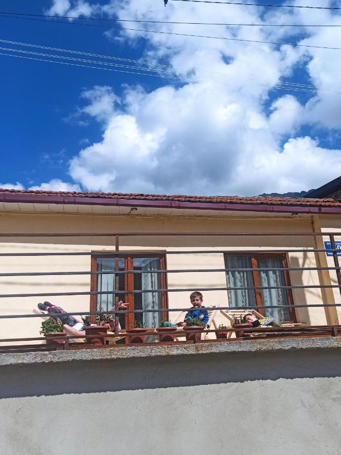 Guest House On V. Pshavela 50 Stepantsminda Exterior foto